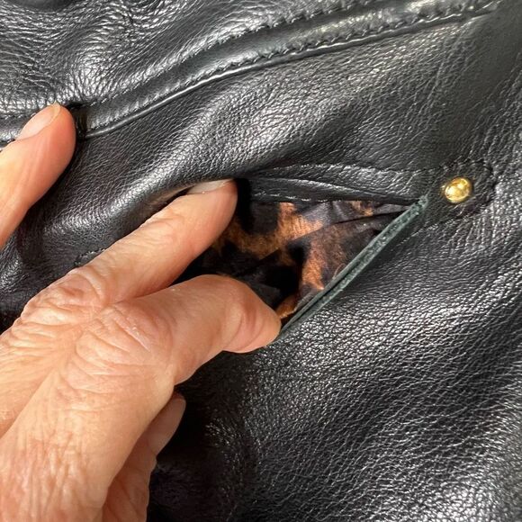 B. Makowsky Women's Black 100% Genuine Leather Hobo Shoulder Bag - Picture 8 of 16